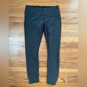 PraNa Women’s Leggings, Black Patterned, Size Large, Cinched Leg/posterior Waist